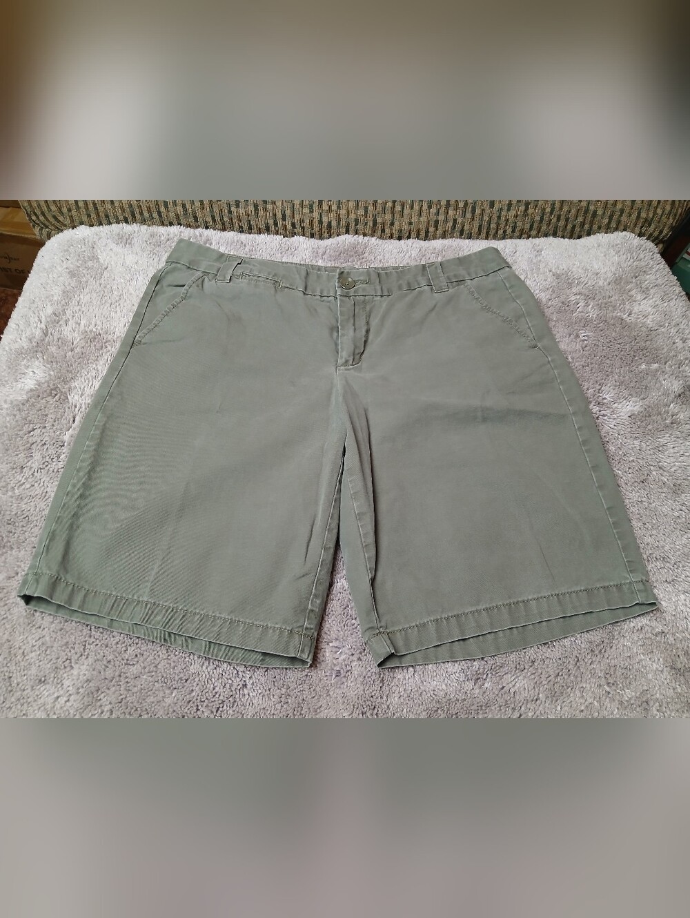 Khakis by Gap Classic Kale Green Casual Bermuda Shorts